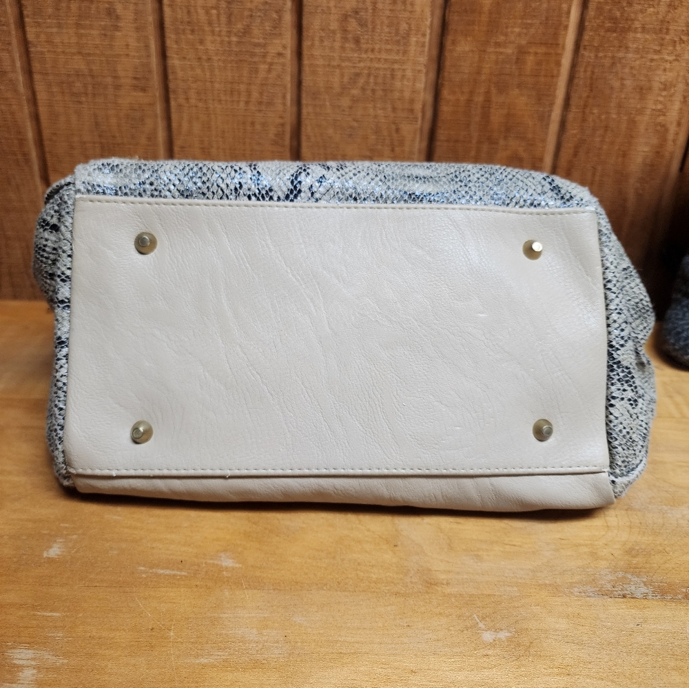 Miche Large Base Bag With 2 Free Skins! - Picture 8 of 10